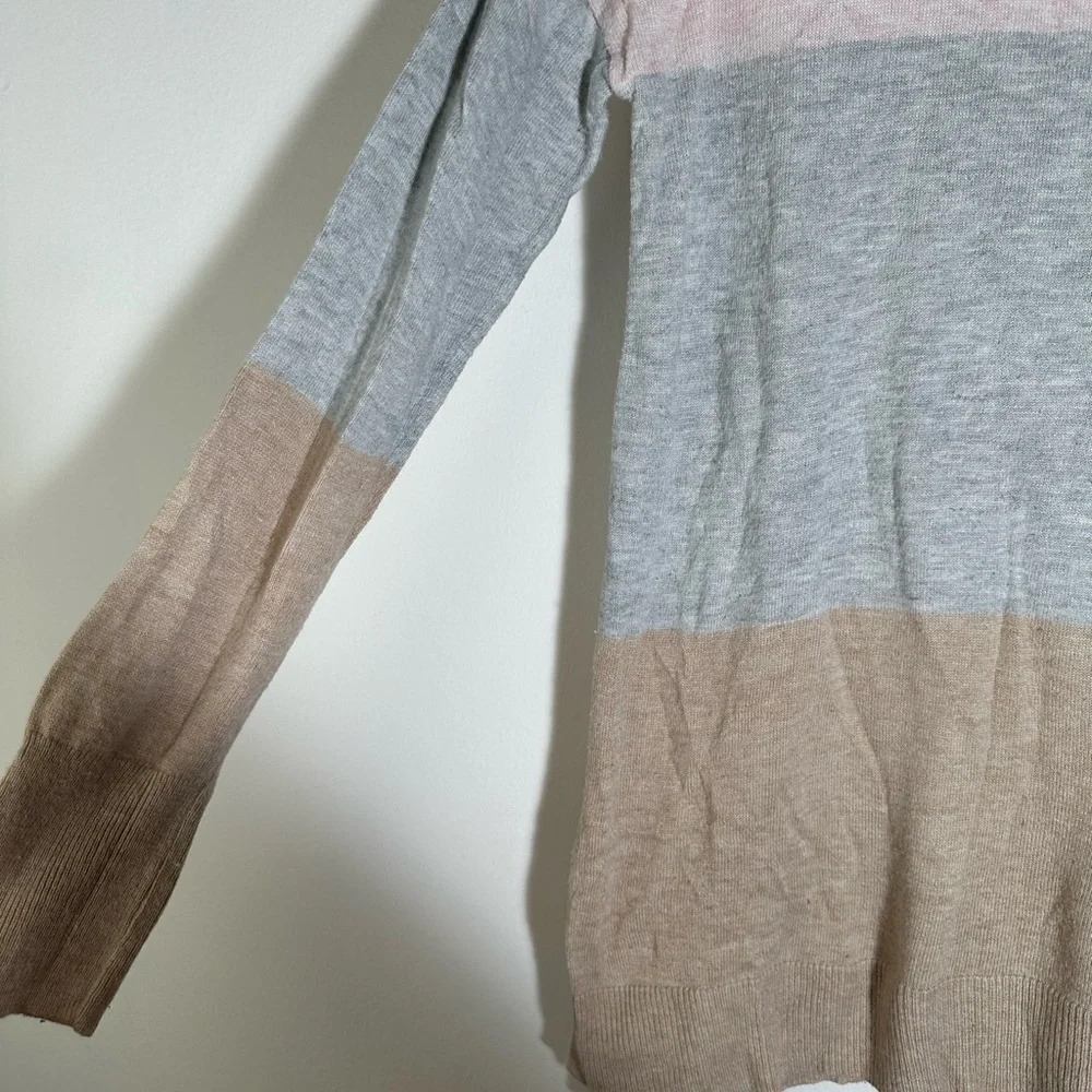 Color Block Sweater - Picture 4 of 4